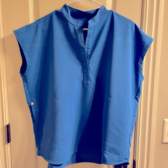 Fig Rafaela royal blue scrub top, medium - Picture 2 of 3